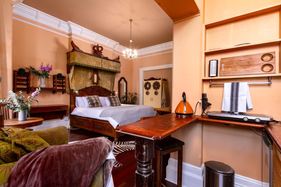 5 Bedroom Property for Sale in Gardens Western Cape